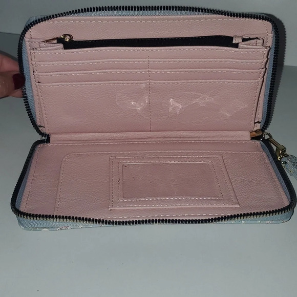 BETSEY JOHNSON BLUE FLORAL WALLET/WRISTLET NWOT - Picture 7 of 11